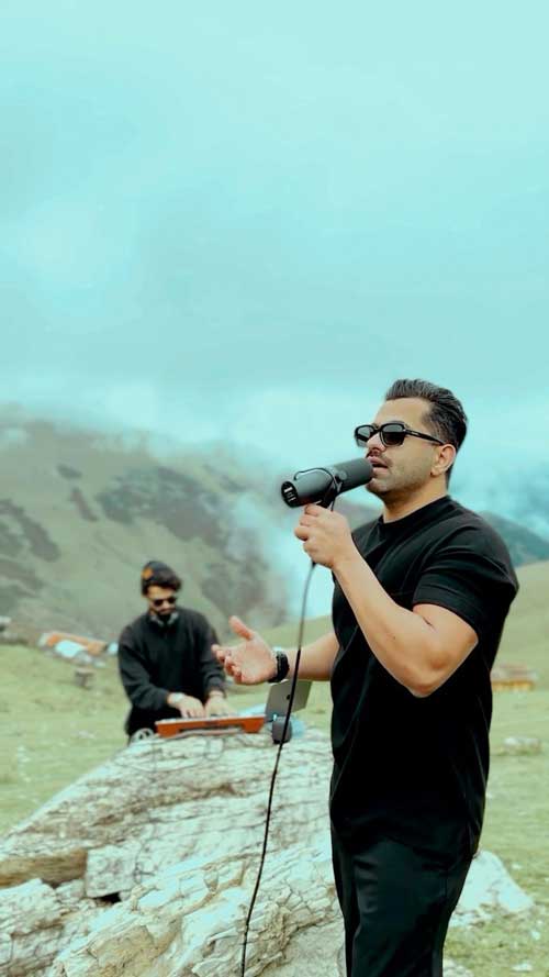 دانلود آهنگ جدید رضا بهرام به نام عادلانه نیست