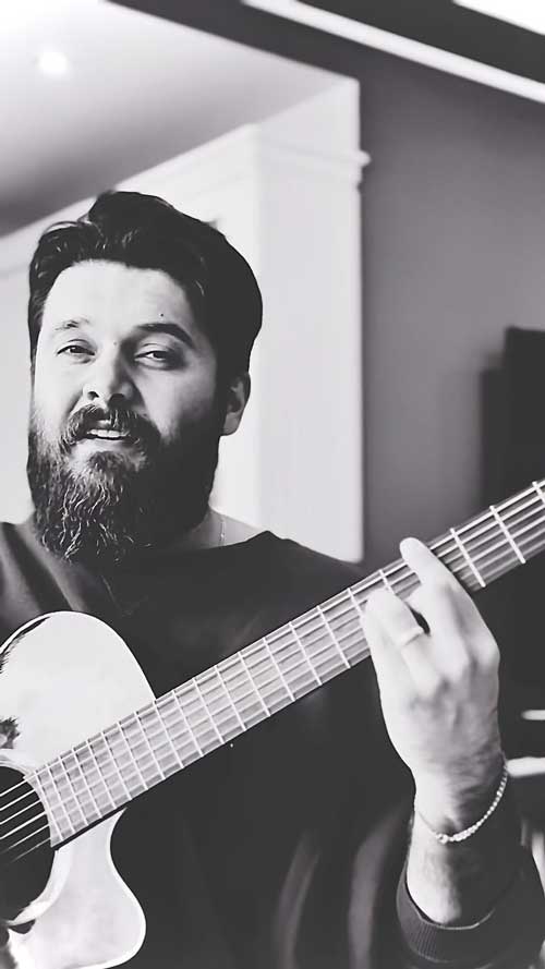 دانلود آهنگ جدید سینا پارسیان به نام اصرار